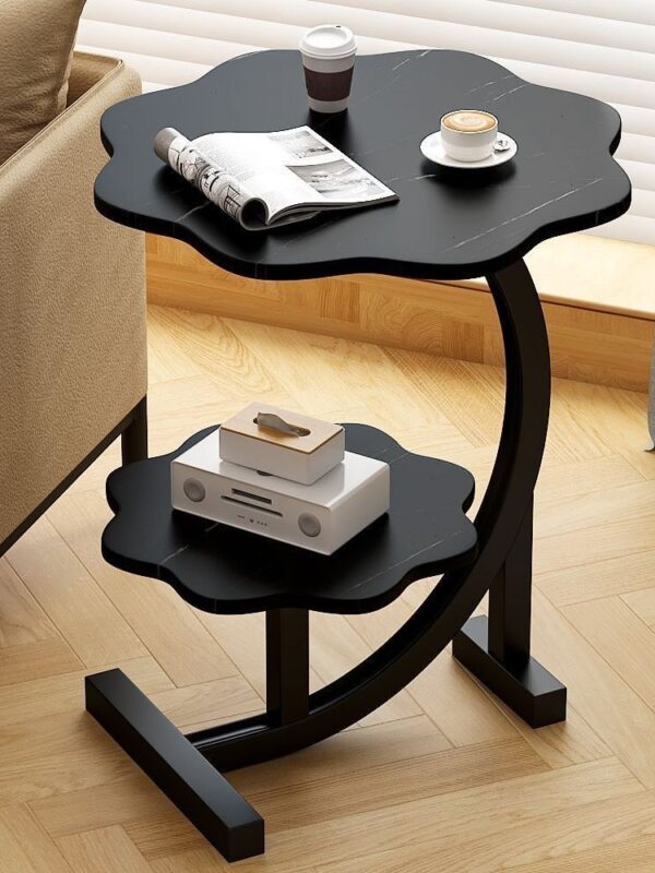 Petal shape side table - Black Color